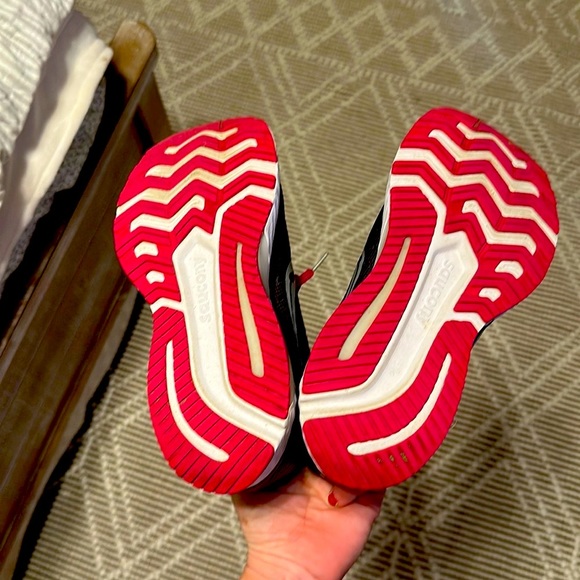 Saucony Women's Guide 13 - Size 9.5 - Picture 8 of 8